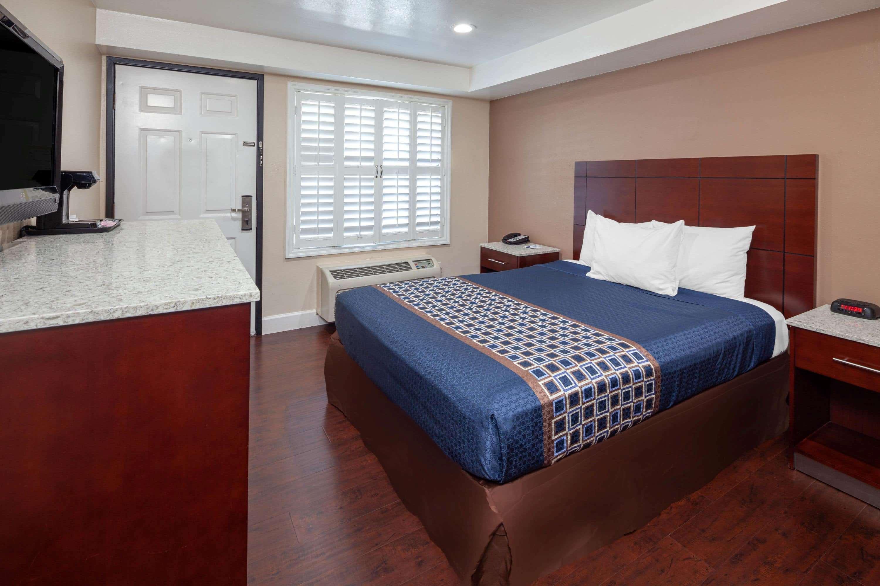 Travelodge By Wyndham Harbor City Los Angeles Exterior photo