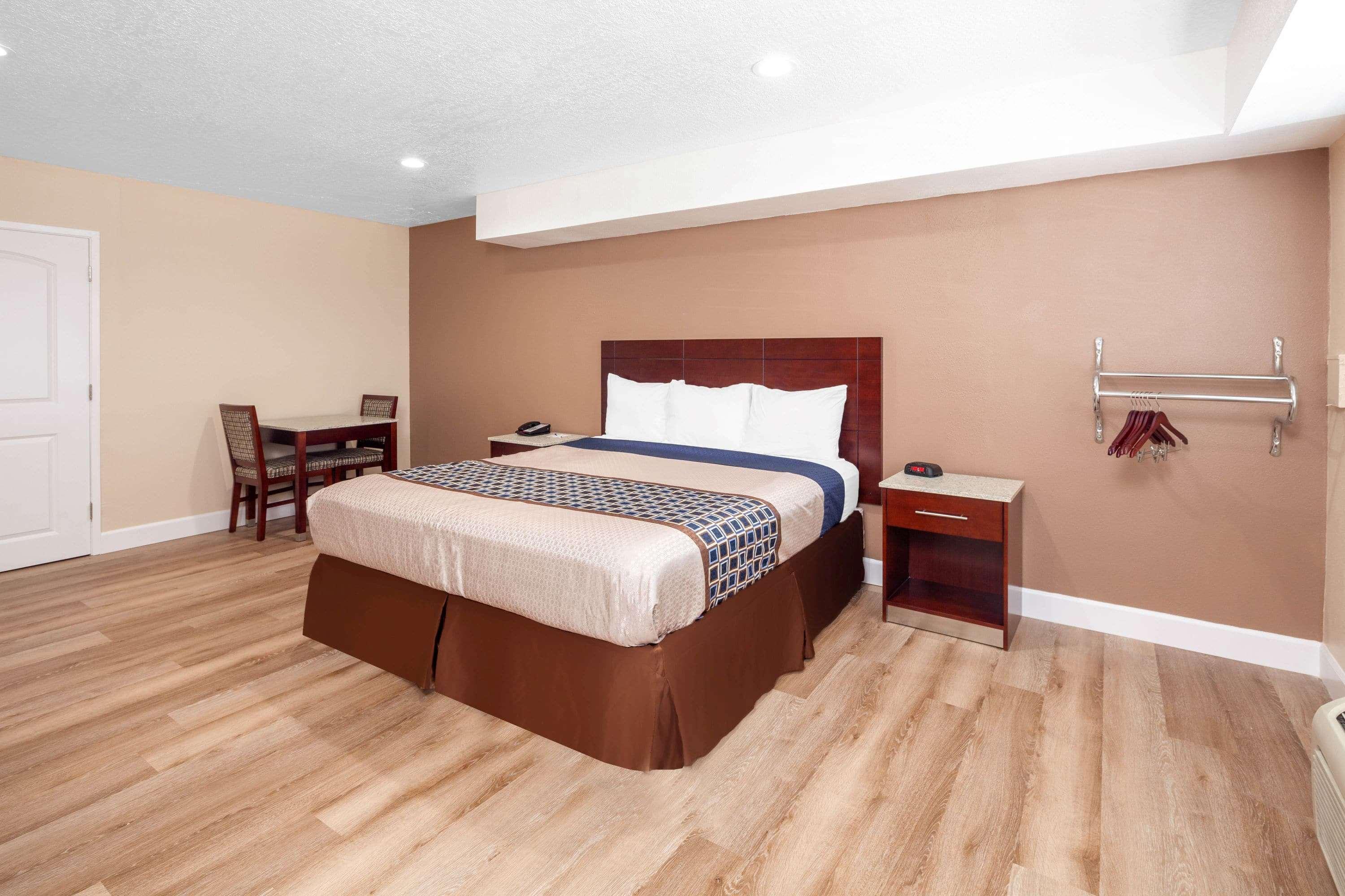 Travelodge By Wyndham Harbor City Los Angeles Exterior photo